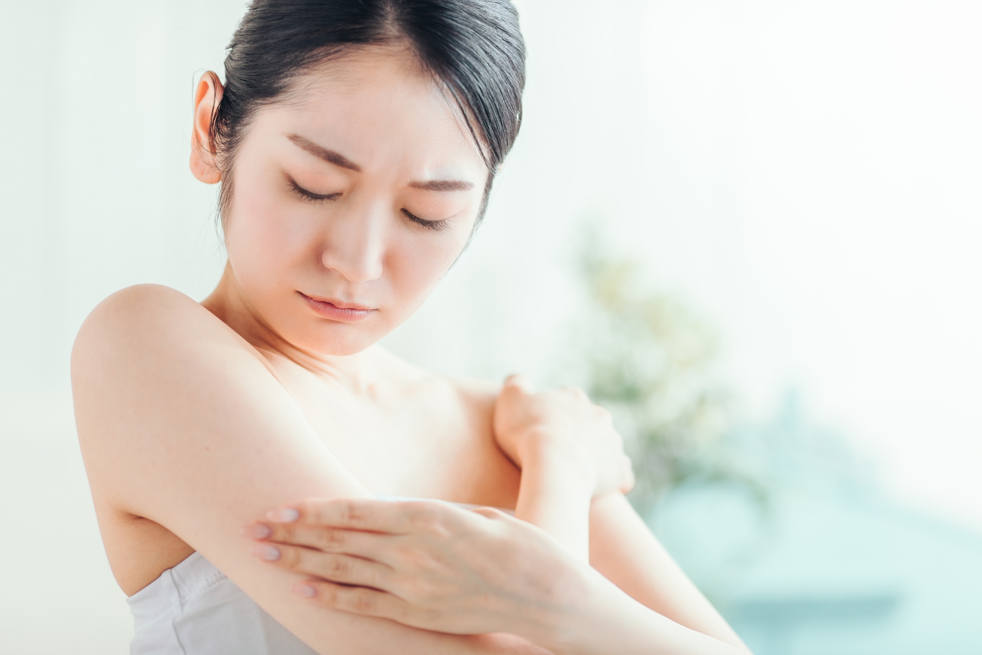 肌を気にする女性